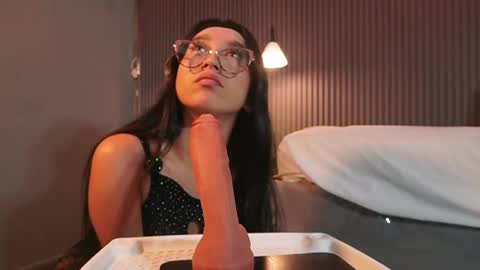 Eri  online show from 03-26-26, 07:19