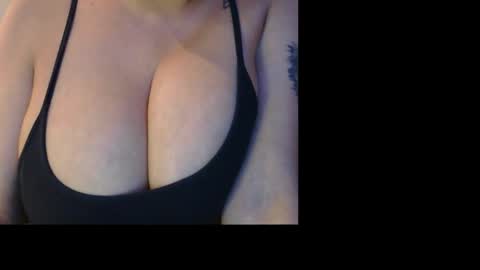 Snapshot of erin2025 chatting on 01-12-26, 07:02 erin2025 online show from 01-12-26, 07:02