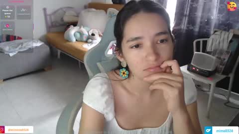 Snapshot of erina_1 chatting on 06-05-26, 05:40 erina_1 online show from 06-05-26, 05:40