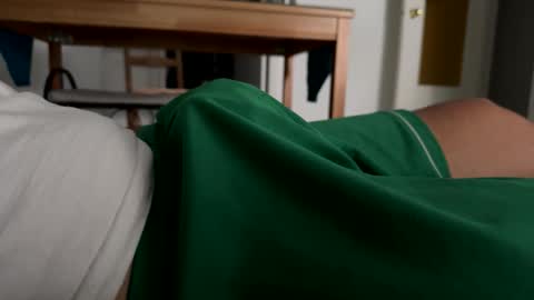 Snapshot of eriolt9 chatting on 09-29-25, 04:12 Eriolt online show from 09-29-25, 04:12