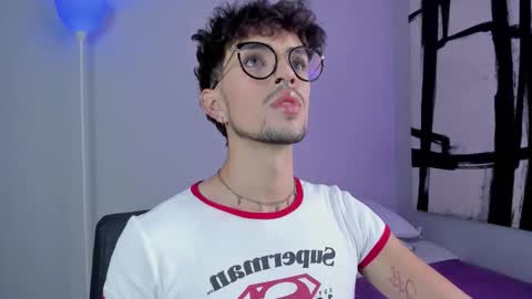 Snapshot of erisleon chatting on 10-30-25, 01:34   online show from 10-30-25, 01:34