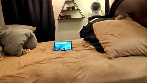 Hmmmhmmmm online show from 05-14-26, 03:13