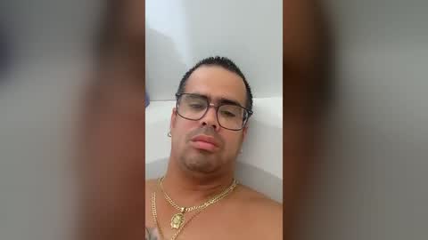 Snapshot of ernesto5y7 chatting on 07-20-26, 03:54 ernesto5y7 online show from 07-20-26, 03:54