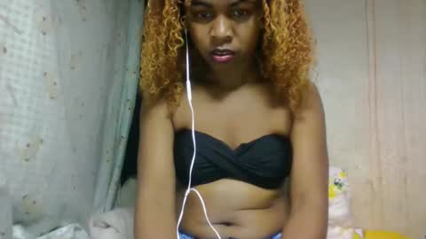 Snapshot of erolinee chatting on 09-13-25, 02:33 erolinee online show from 09-13-25, 02:33