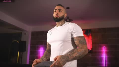 Snapshot of eros_dark_ chatting on 04-05-26, 09:56 EROS DARK online show from 04-05-26, 09:56
