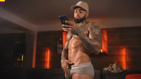 Snapshot of eros_dark_ chatting on 04-20-26, 10:33 EROS DARK online show from 04-20-26, 10:33
