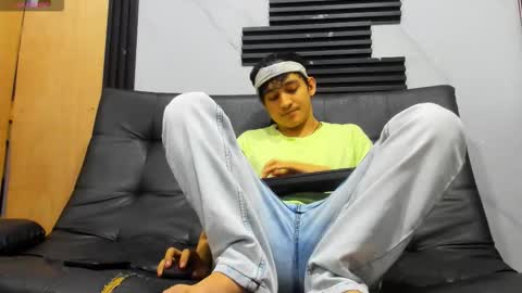 Snapshot of eros_fang chatting on 11-12-25, 12:05 eros_fang online show from 11-12-25, 12:05