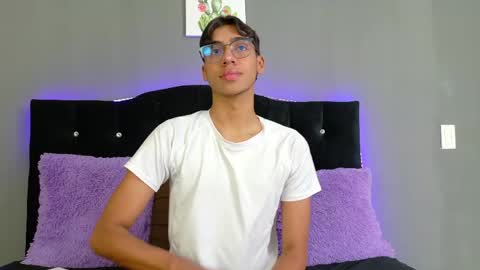 Snapshot of eros_lux1 chatting on 05-31-26, 03:19 Eros Lux1 online show from 05-31-26, 03:19