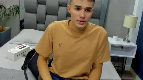 Eros Mancini online show from 11-23-25, 03:28