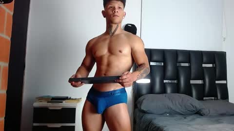 Snapshot of erosscott chatting on 04-30-26, 11:31 Eros online show from 04-30-26, 11:31