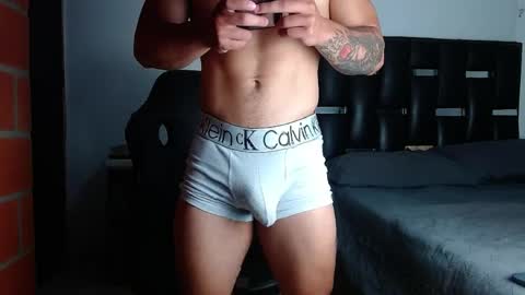Snapshot of erosscott chatting on 05-04-26, 04:25 Eros online show from 05-04-26, 04:25