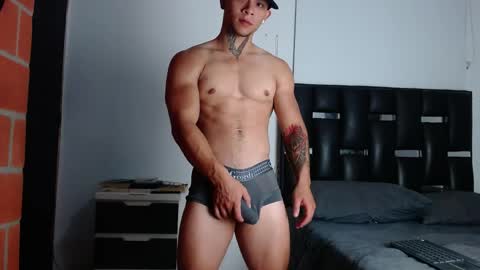 Snapshot of erosscott chatting on 05-15-26, 01:01 Eros online show from 05-15-26, 01:01