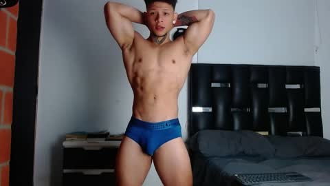 Snapshot of erosscott chatting on 05-25-26, 05:41 Eros online show from 05-25-26, 05:41
