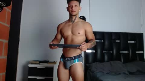 Snapshot of erosscott chatting on 05-26-26, 05:09 Eros online show from 05-26-26, 05:09