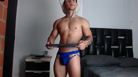 Snapshot of erosscott chatting on 06-08-26, 05:24 Eros online show from 06-08-26, 05:24
