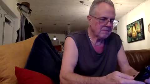 Snapshot of erostalk chatting on 12-12-24, 02:37 eros online show from 12-12-24, 02:37