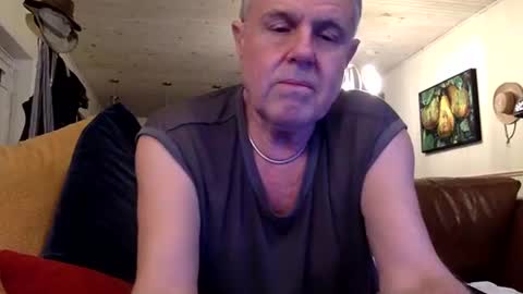 Snapshot of erostalk chatting on 12-12-24, 05:42 eros online show from 12-12-24, 05:42