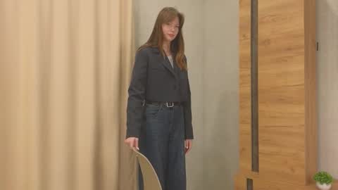 Lily online show from 10-20-25, 03:45