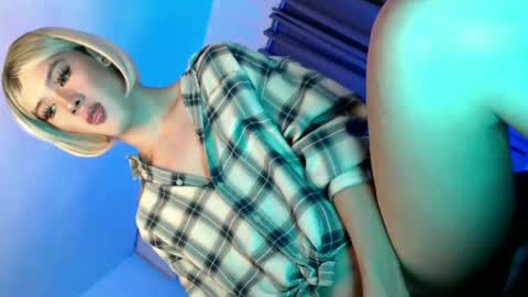 Snapshot of erotic_empress18 chatting on 06-19-26, 08:34 erotic_empress18 online show from 06-19-26, 08:34