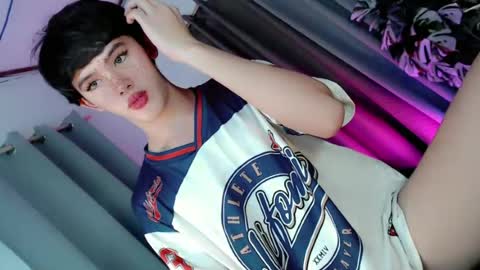 Snapshot of erotic_empress18 chatting on 06-28-26, 12:22 erotic_empress18 online show from 06-28-26, 12:22