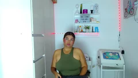Snapshot of erotic_spa chatting on 07-15-26, 01:44 EROTIC SPA online show from 07-15-26, 01:44