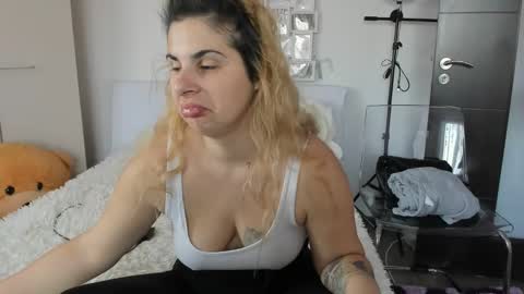 Snapshot of eroticsensualkitty4u chatting on 01-08-25, 07:45 eroticsensualkitty4u online show from 01-08-25, 07:45