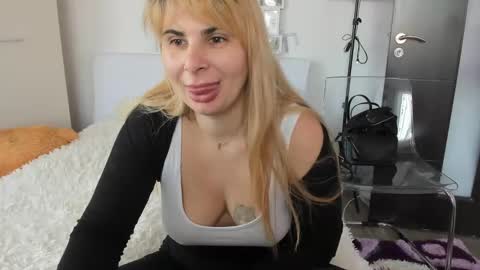 Snapshot of eroticsensualkitty4u chatting on 01-15-25, 10:38 eroticsensualkitty4u online show from 01-15-25, 10:38