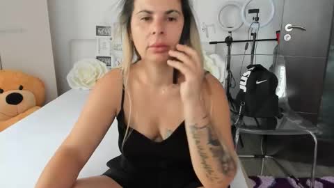 Snapshot of eroticsensualkitty4u chatting on 09-10-25, 07:19 eroticsensualkitty4u online show from 09-10-25, 07:19