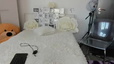 Snapshot of eroticsensualkitty4u chatting on 10-13-25, 07:30 eroticsensualkitty4u online show from 10-13-25, 07:30