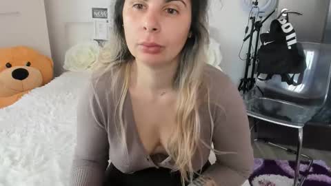 Snapshot of eroticsensualkitty4u chatting on 10-23-25, 09:19 eroticsensualkitty4u online show from 10-23-25, 09:19