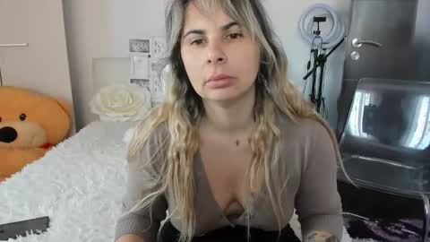 Snapshot of eroticsensualkitty4u chatting on 11-14-25, 09:41 eroticsensualkitty4u online show from 11-14-25, 09:41