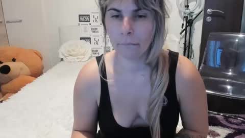 Snapshot of eroticsensualkitty4u chatting on 11-27-25, 01:57 eroticsensualkitty4u online show from 11-27-25, 01:57