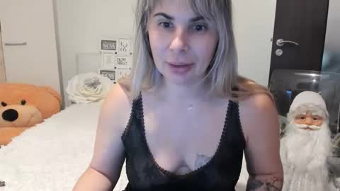 Snapshot of eroticsensualkitty4u chatting on 12-16-25, 04:23 eroticsensualkitty4u online show from 12-16-25, 04:23