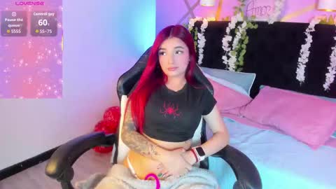 Snapshot of erotik_scarlett chatting on 11-21-25, 01:32 erotik scarlett online show from 11-21-25, 01:32