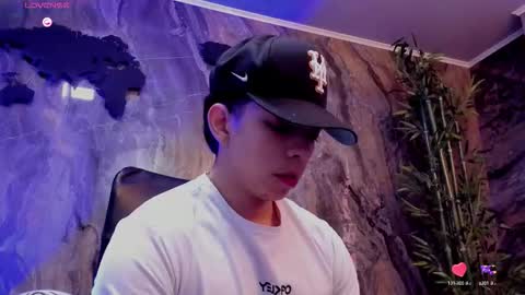 Snapshot of eryonbradley chatting on 09-11-25, 01:00 Eryon online show from 09-11-25, 01:00