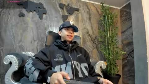 Snapshot of eryonbradley chatting on 09-12-25, 11:10 Eryon online show from 09-12-25, 11:10