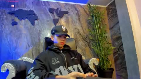 Snapshot of eryonbradley chatting on 09-13-25, 11:10 Eryon online show from 09-13-25, 11:10
