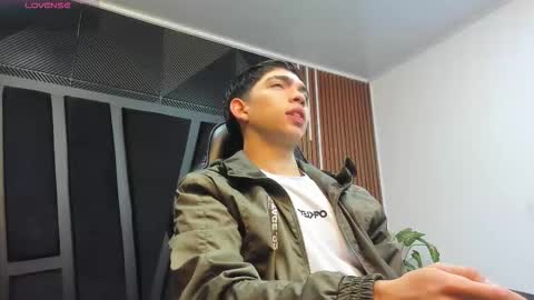 Snapshot of eryonbradley chatting on 10-01-25, 11:16 Eryon online show from 10-01-25, 11:16