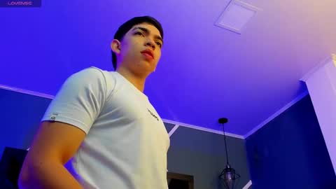 Snapshot of eryonbradley chatting on 10-10-25, 11:20 Eryon online show from 10-10-25, 11:20
