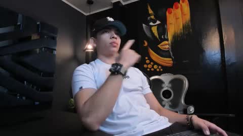 Snapshot of eryonbradley chatting on 10-15-25, 11:21 Eryon online show from 10-15-25, 11:21
