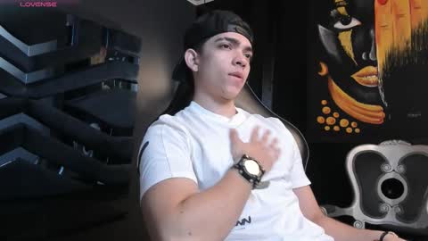 Snapshot of eryonbradley chatting on 10-16-25, 11:22 Eryon online show from 10-16-25, 11:22