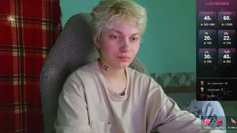 Snapshot of esajukyy chatting on 01-11-25, 07:27 esajukyy online show from 01-11-25, 07:27