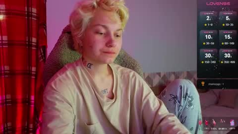 Snapshot of esajukyy chatting on 03-09-25, 02:21 esajukyy online show from 03-09-25, 02:21