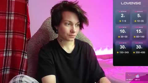 Snapshot of esajukyy chatting on 10-14-25, 10:38 esajukyy online show from 10-14-25, 10:38