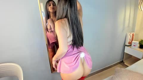 Snapshot of escarleth__ chatting on 01-18-25, 01:18 Escarlet online show from 01-18-25, 01:18