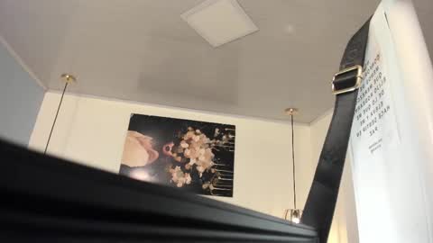 Snapshot of escarleth__ chatting on 03-08-25, 04:39 Escarlet online show from 03-08-25, 04:39