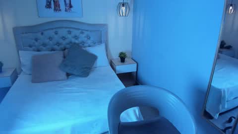 Snapshot of escarleth__ chatting on 09-15-25, 01:22 Escarlet online show from 09-15-25, 01:22