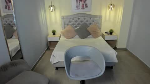 Snapshot of escarleth__ chatting on 10-20-25, 01:11 Escarlet online show from 10-20-25, 01:11