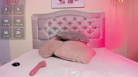 Snapshot of escarleth__ chatting on 11-14-25, 08:51 Escarlet online show from 11-14-25, 08:51