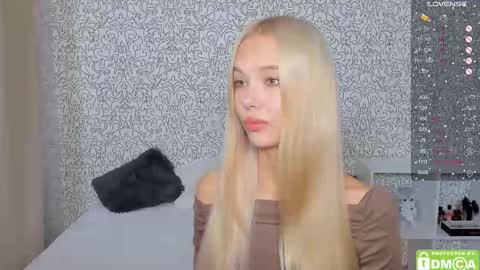 Snapshot of eshcka chatting on 10-15-25, 04:45 Megan and Brad online show from 10-15-25, 04:45